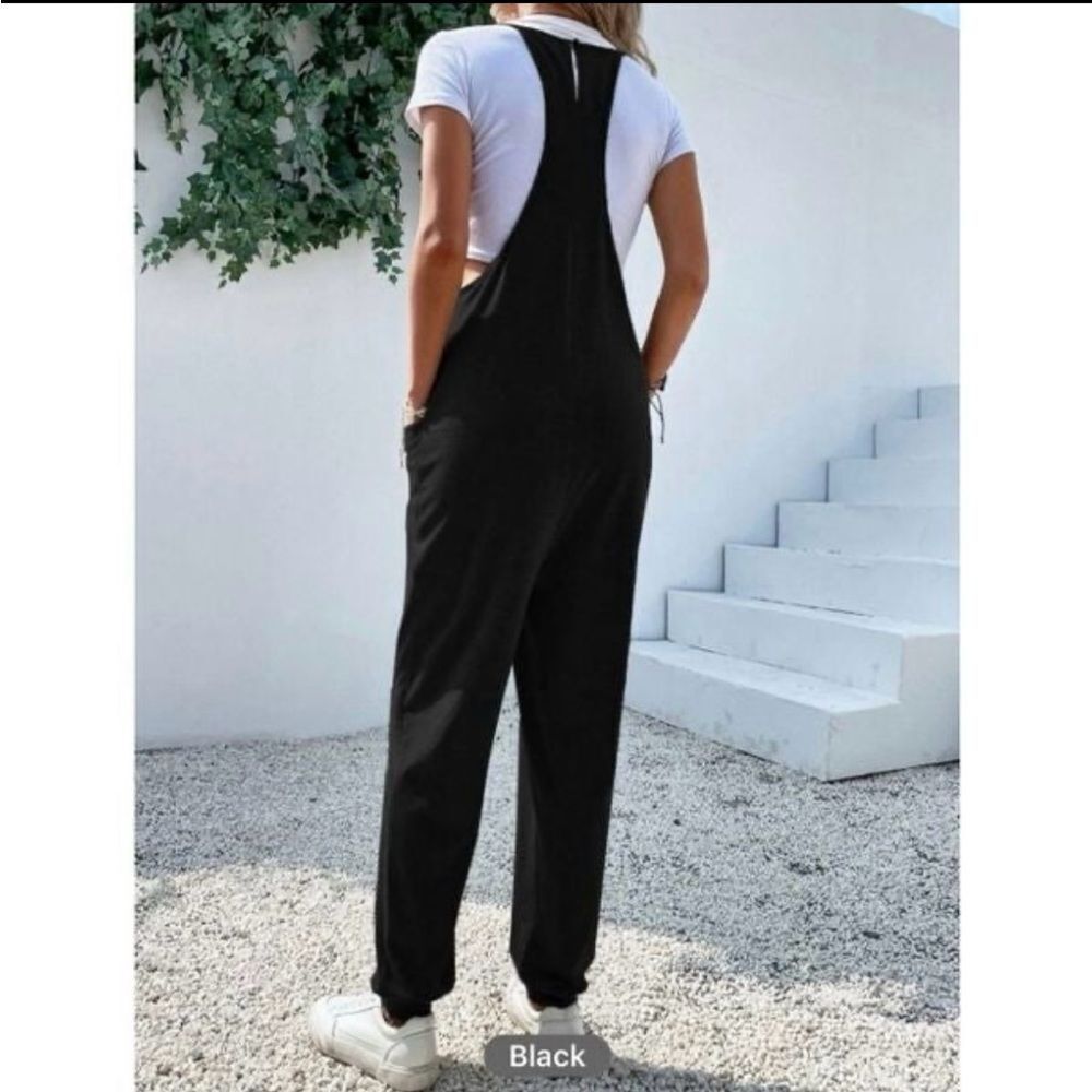 Dual Pocket Keyhole Back Cami Jumpsuit Without Tee - Picture 3 of 5
